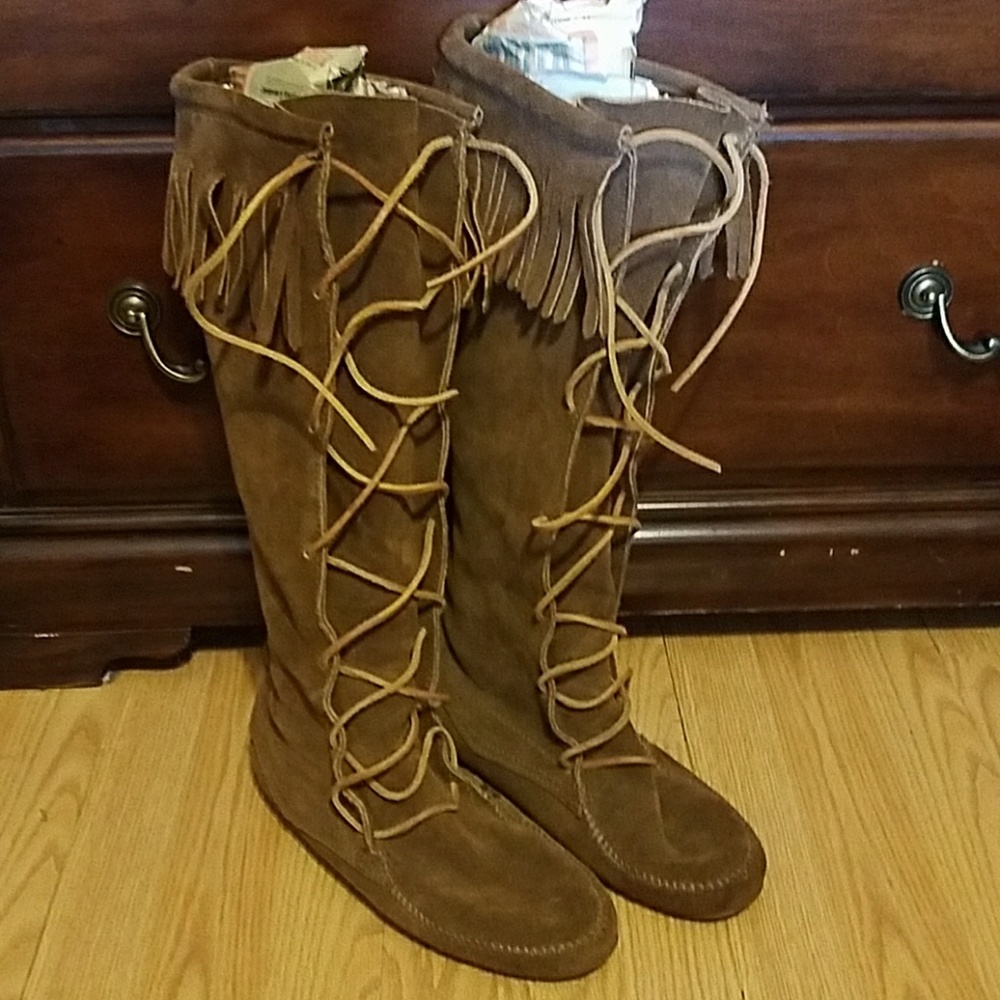 Minnetonka Lace Up Fringe Boots